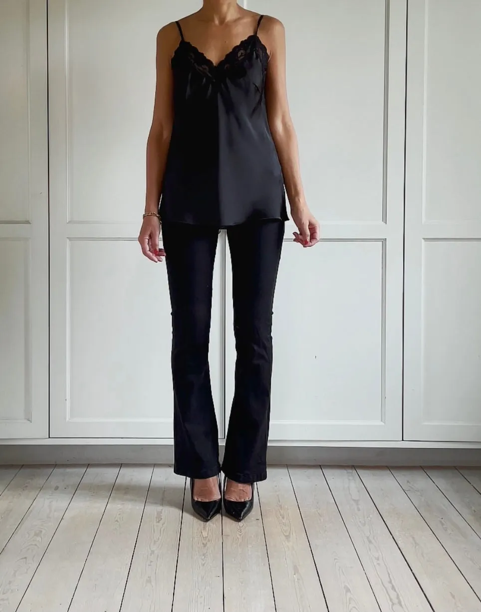 LACE STRAP TOP - BLACK