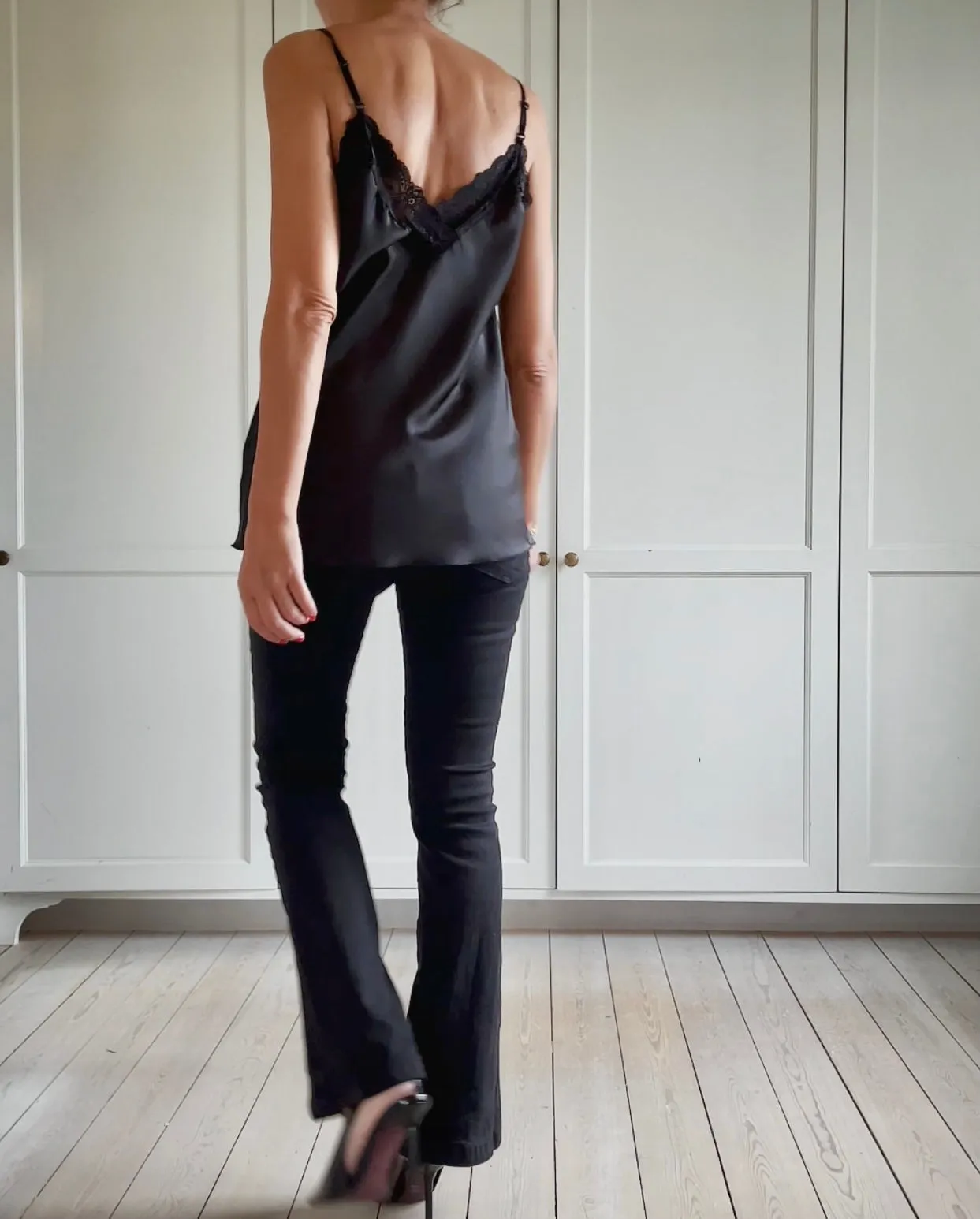 LACE STRAP TOP - BLACK