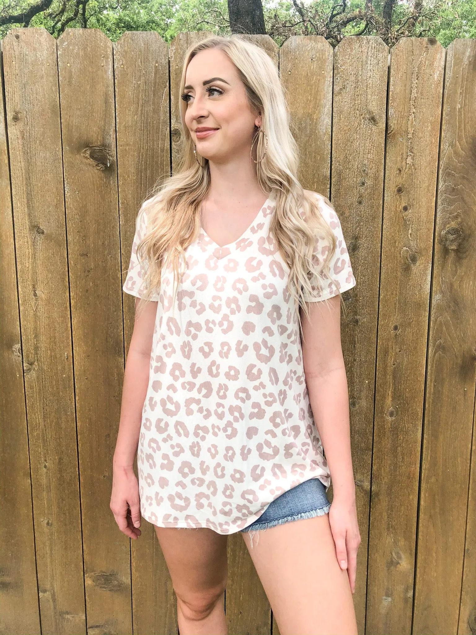 Last Chance Size Small & 2XL | Keep Things Simple Leopard V Neck Tee Shirt in Blush Taupe