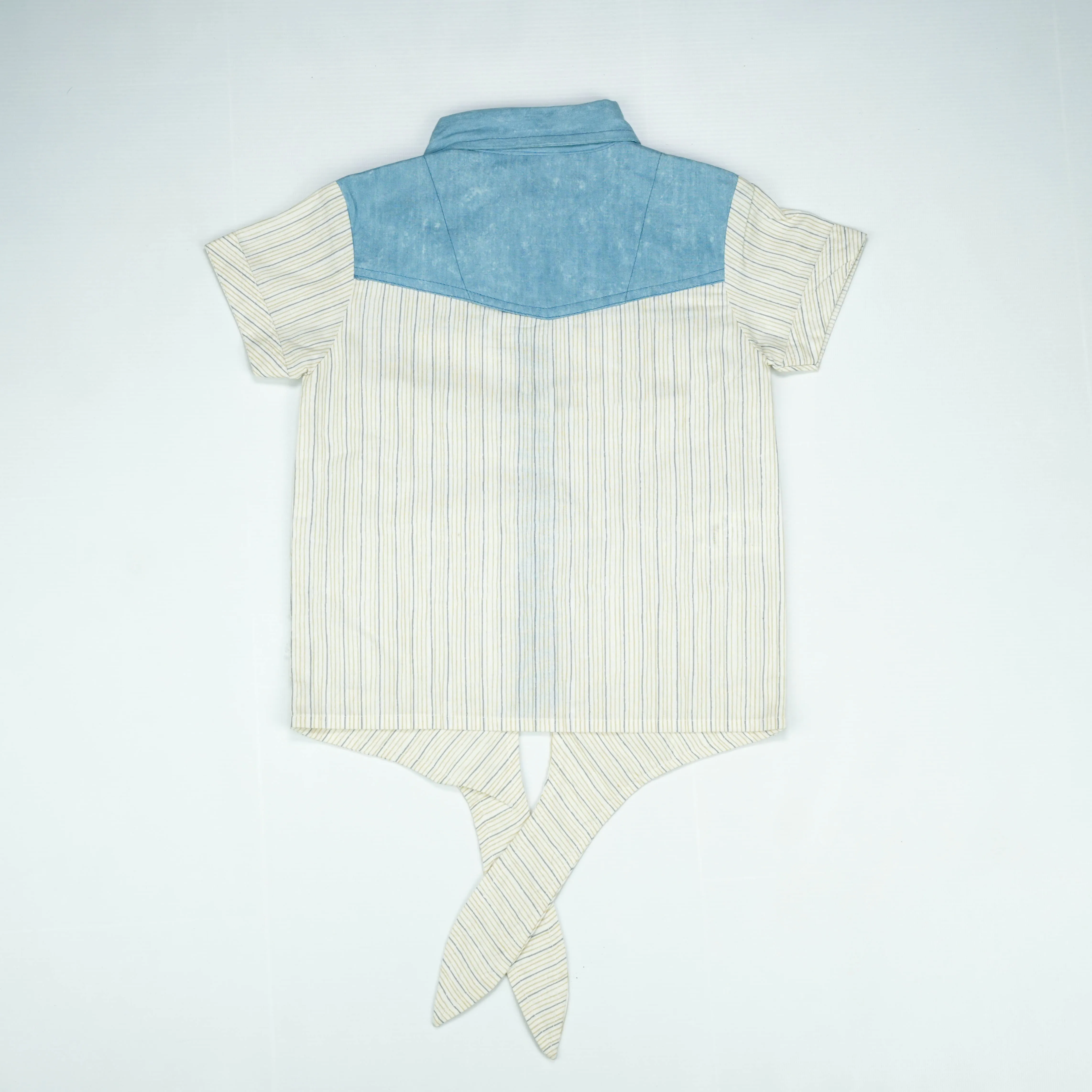 Light Denim Accent Tie-Front Short-Sleeve Shirt