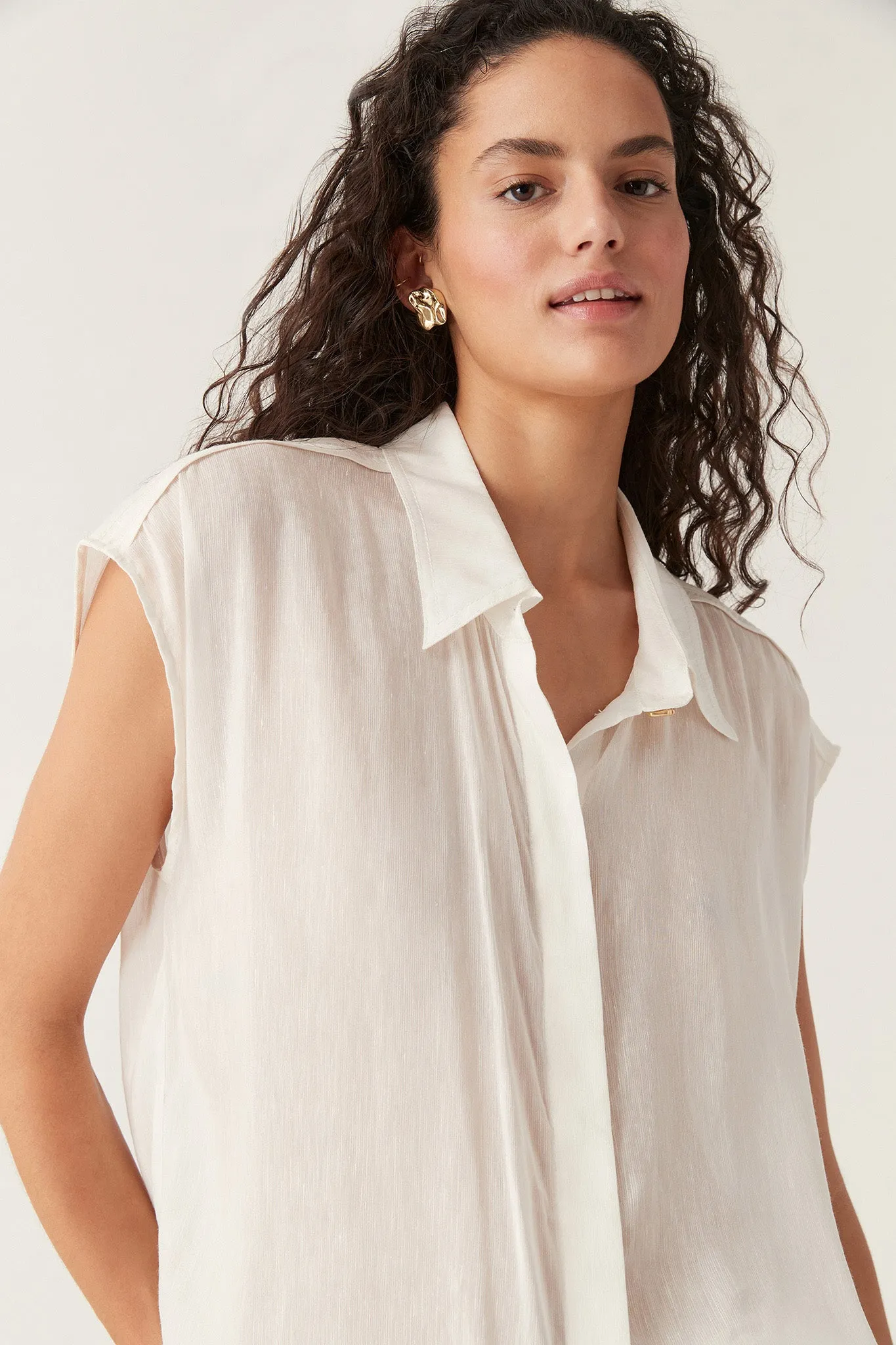 Solana Sleeveless Shirt